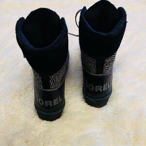 Sorel Black White Teal Snow Boots 7